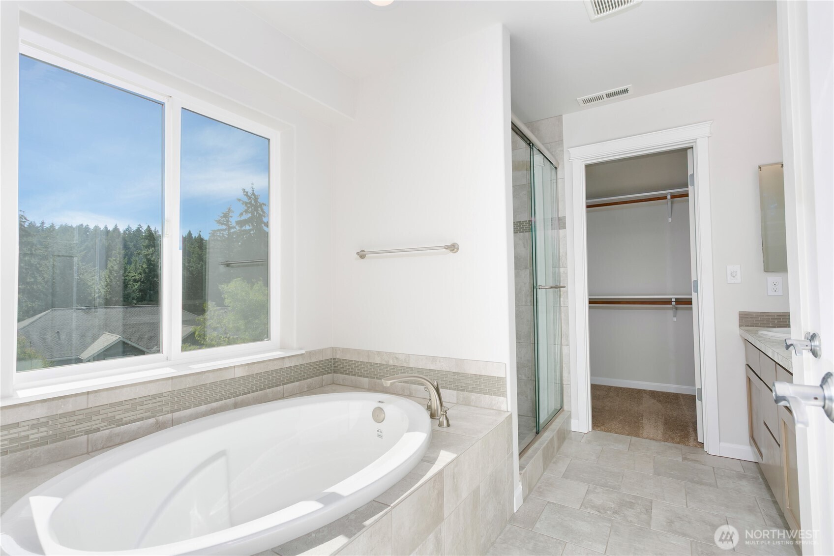 property viewer photo 19
