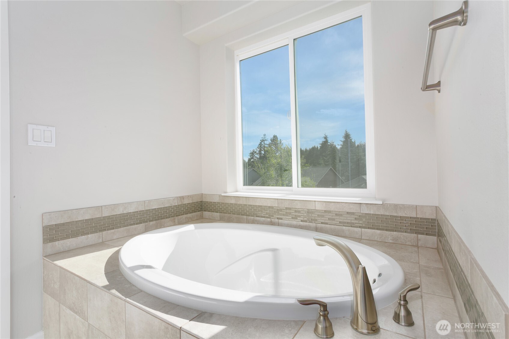 property viewer photo 20