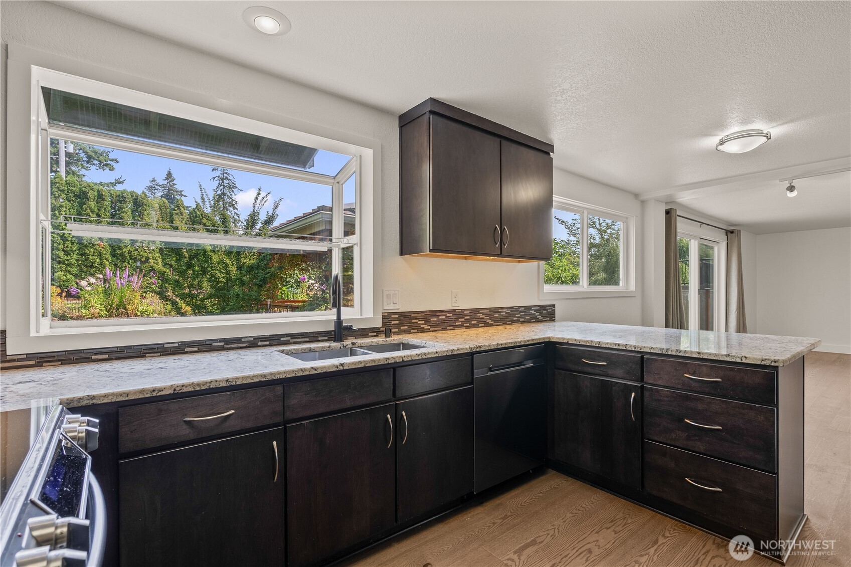 property viewer photo 11