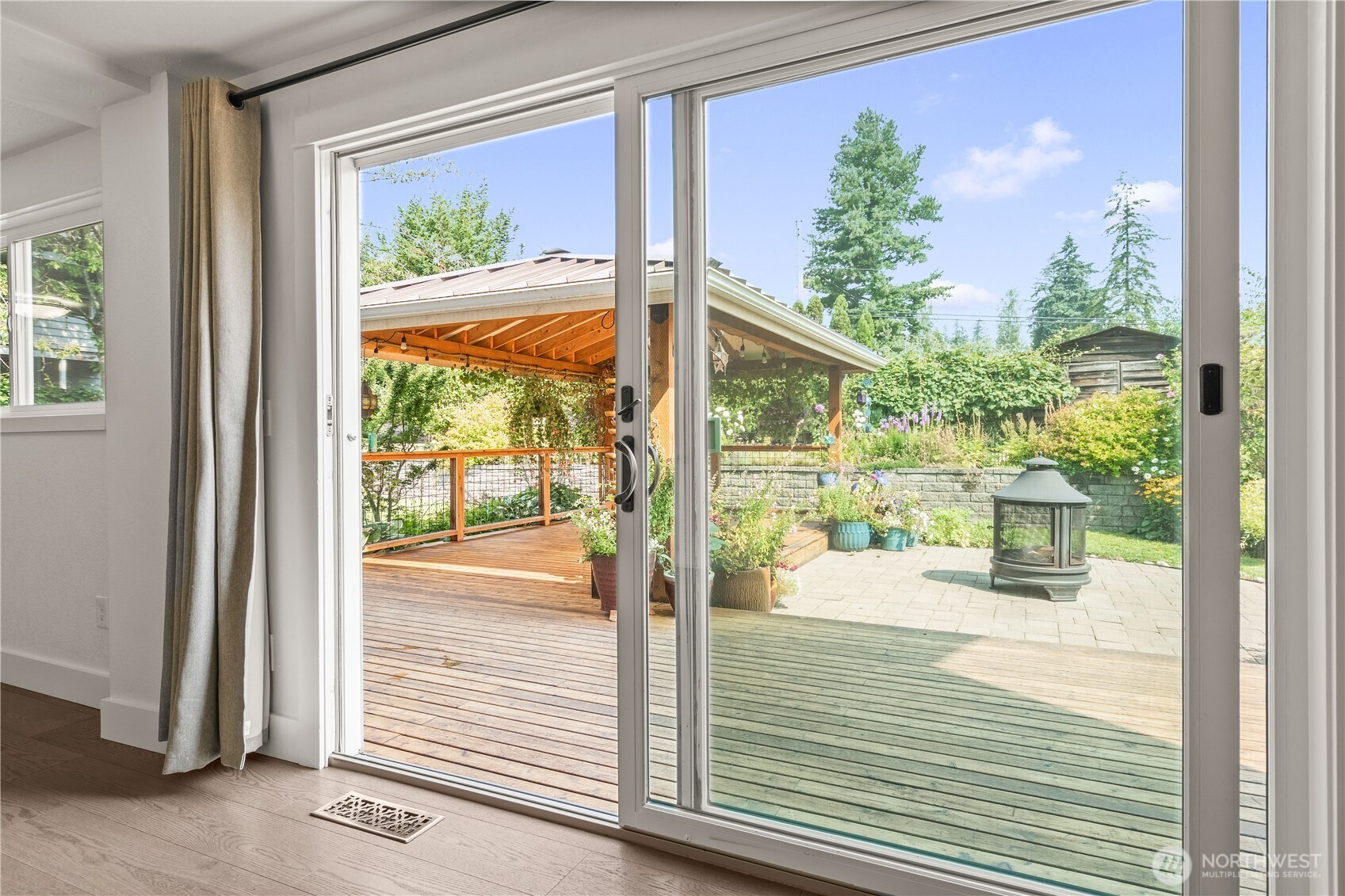 property viewer photo 17