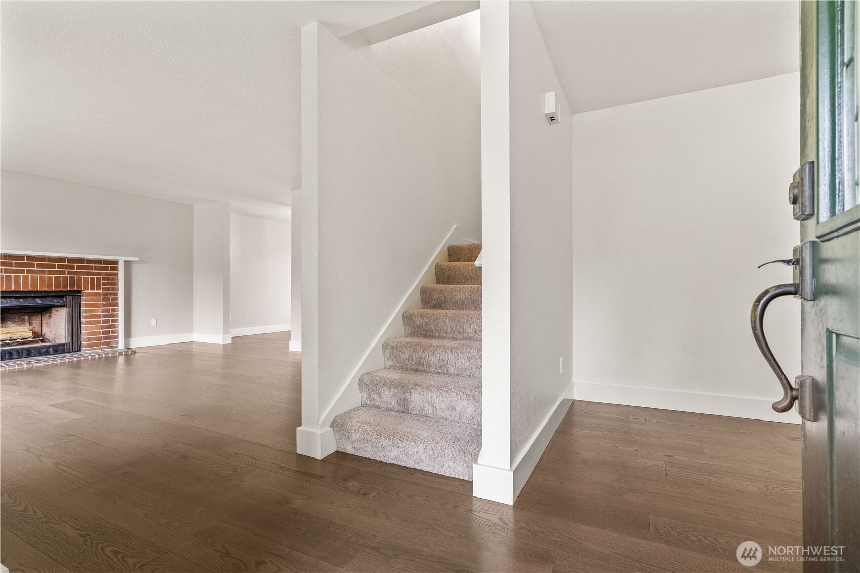 property viewer photo 2