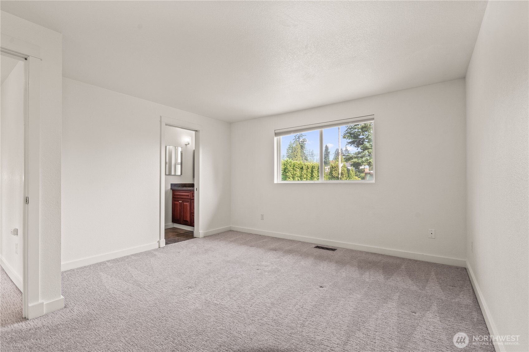 property viewer photo 25