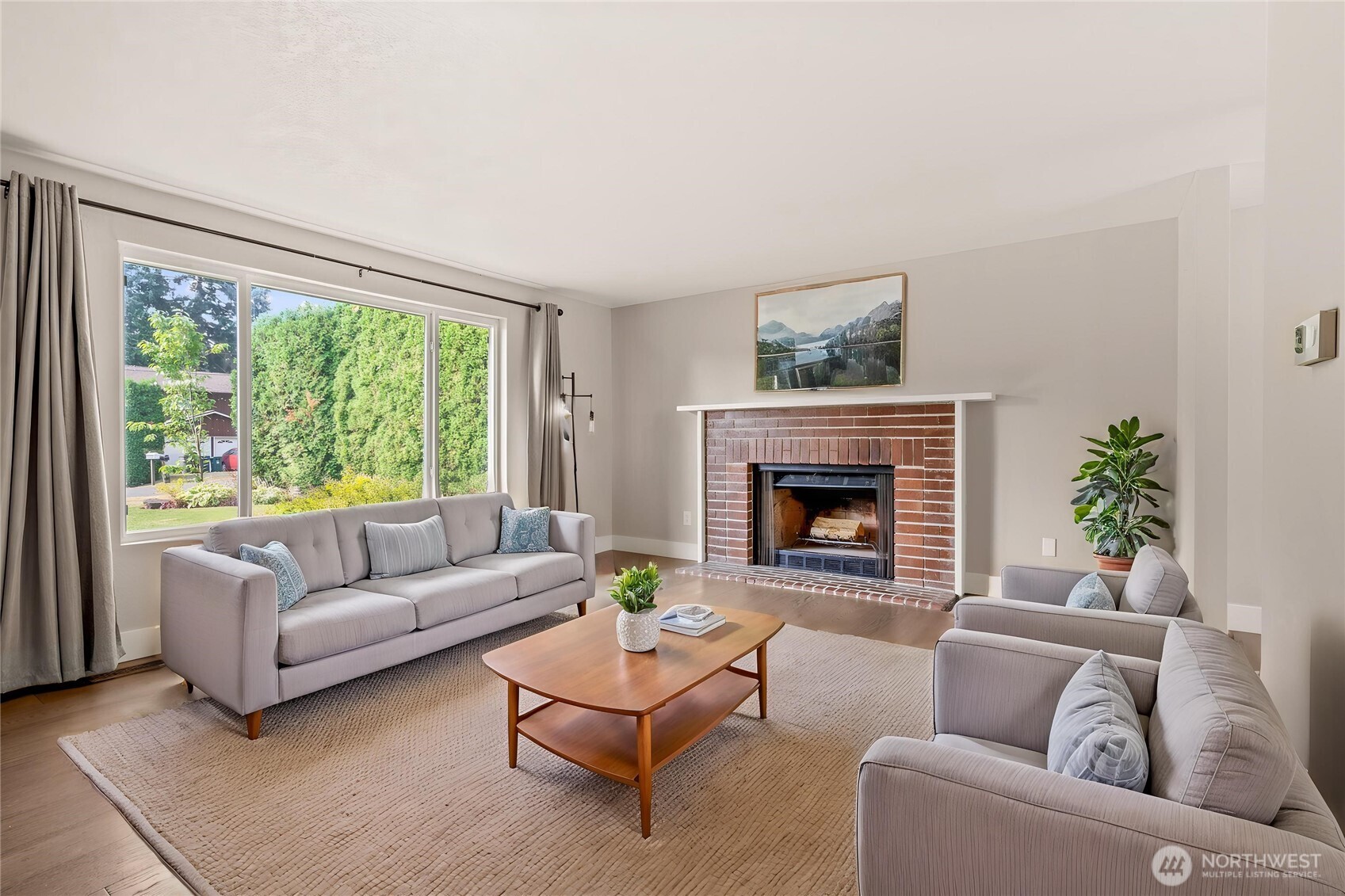property viewer photo 4