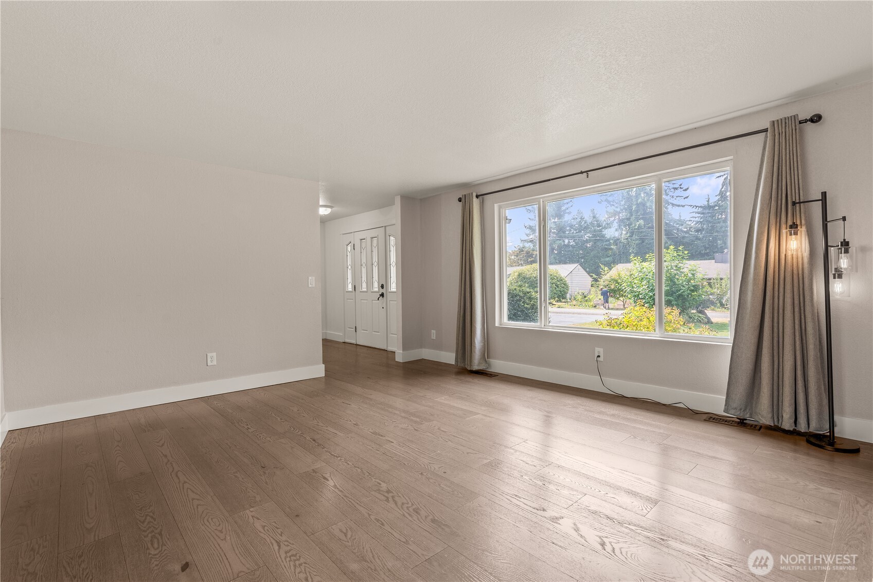 property viewer photo 6