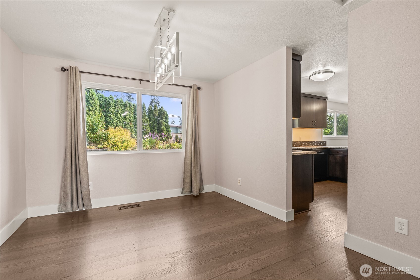 property viewer photo 7