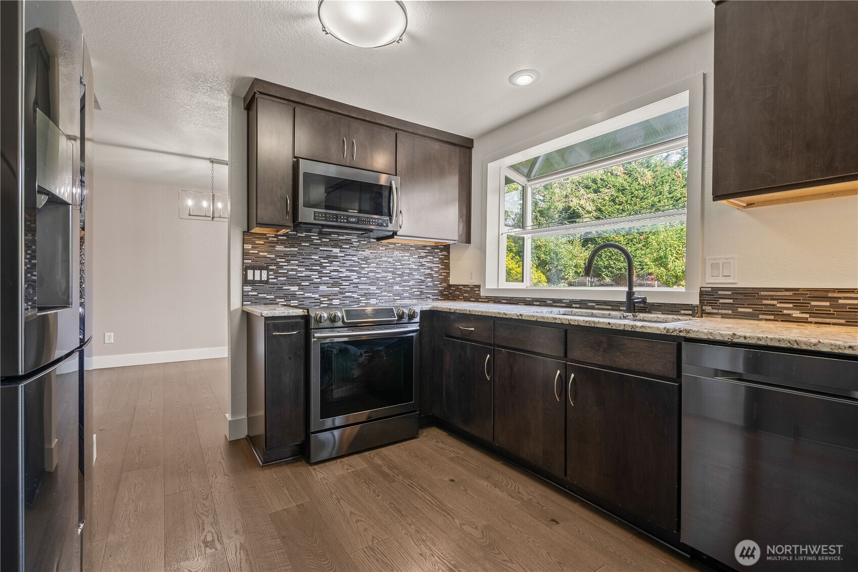 property viewer photo 9