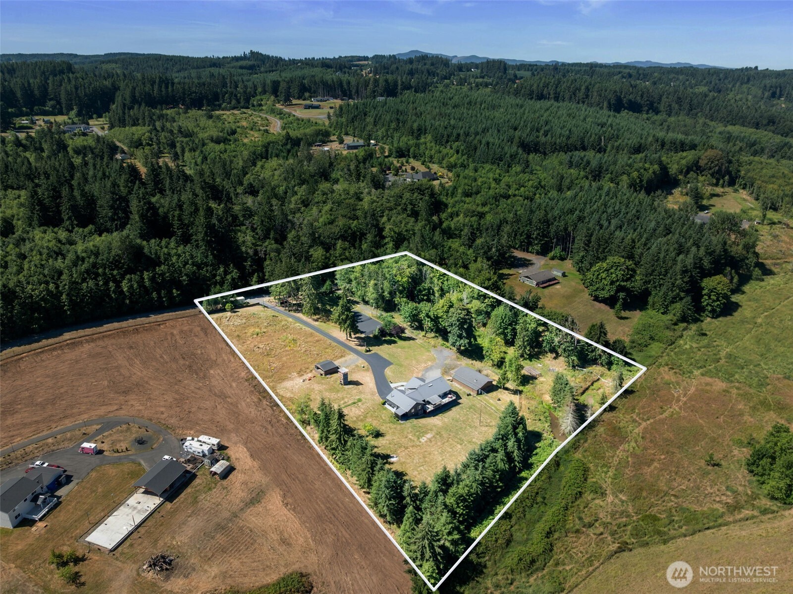 main property photo 5