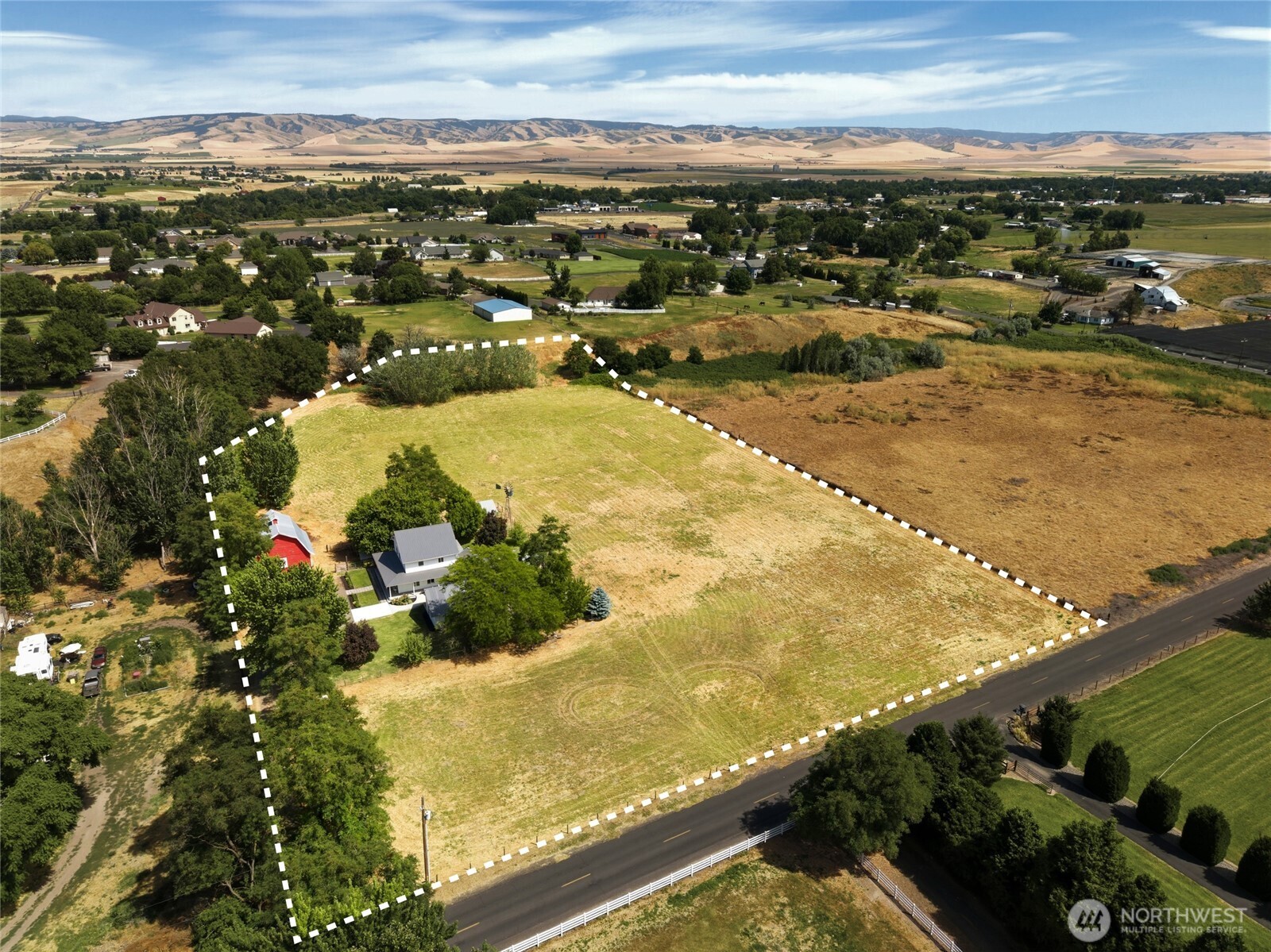 main property photo 4