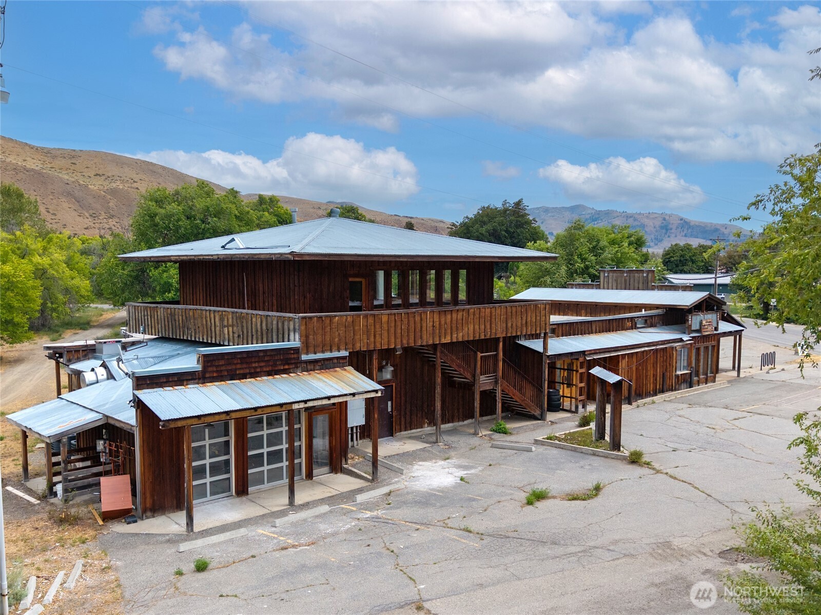 main property photo 33