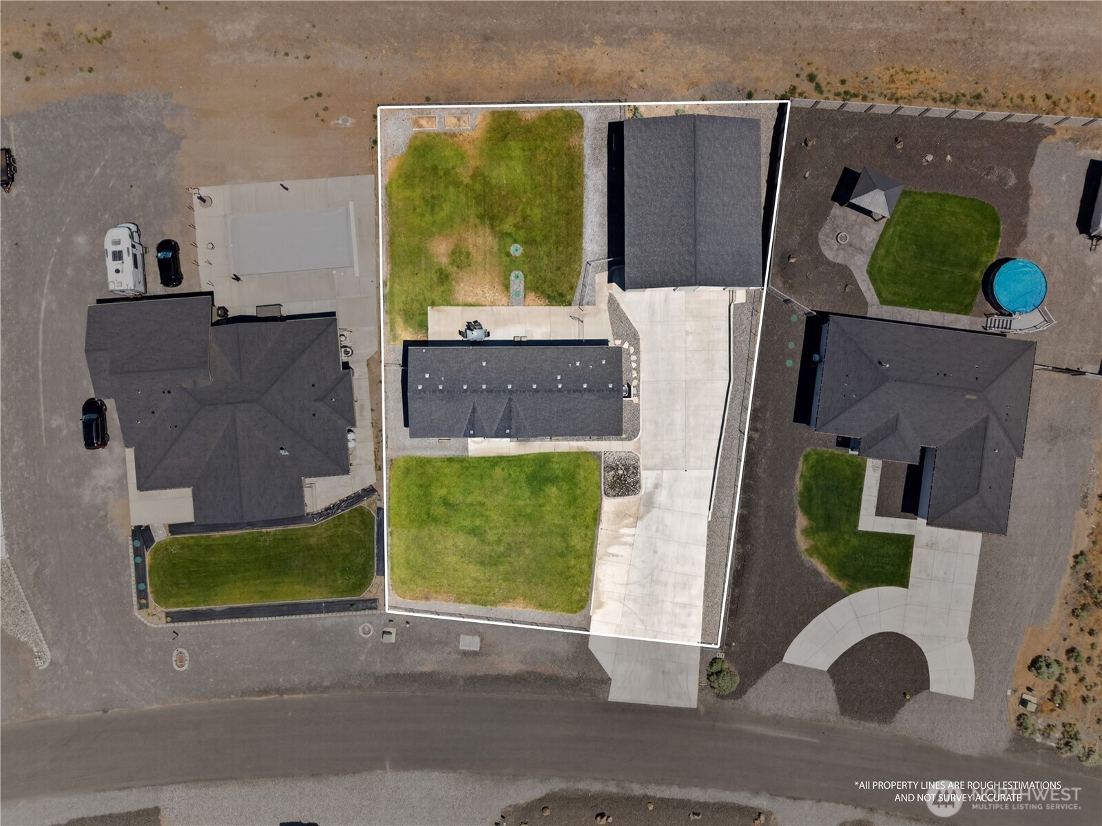 main property photo 30