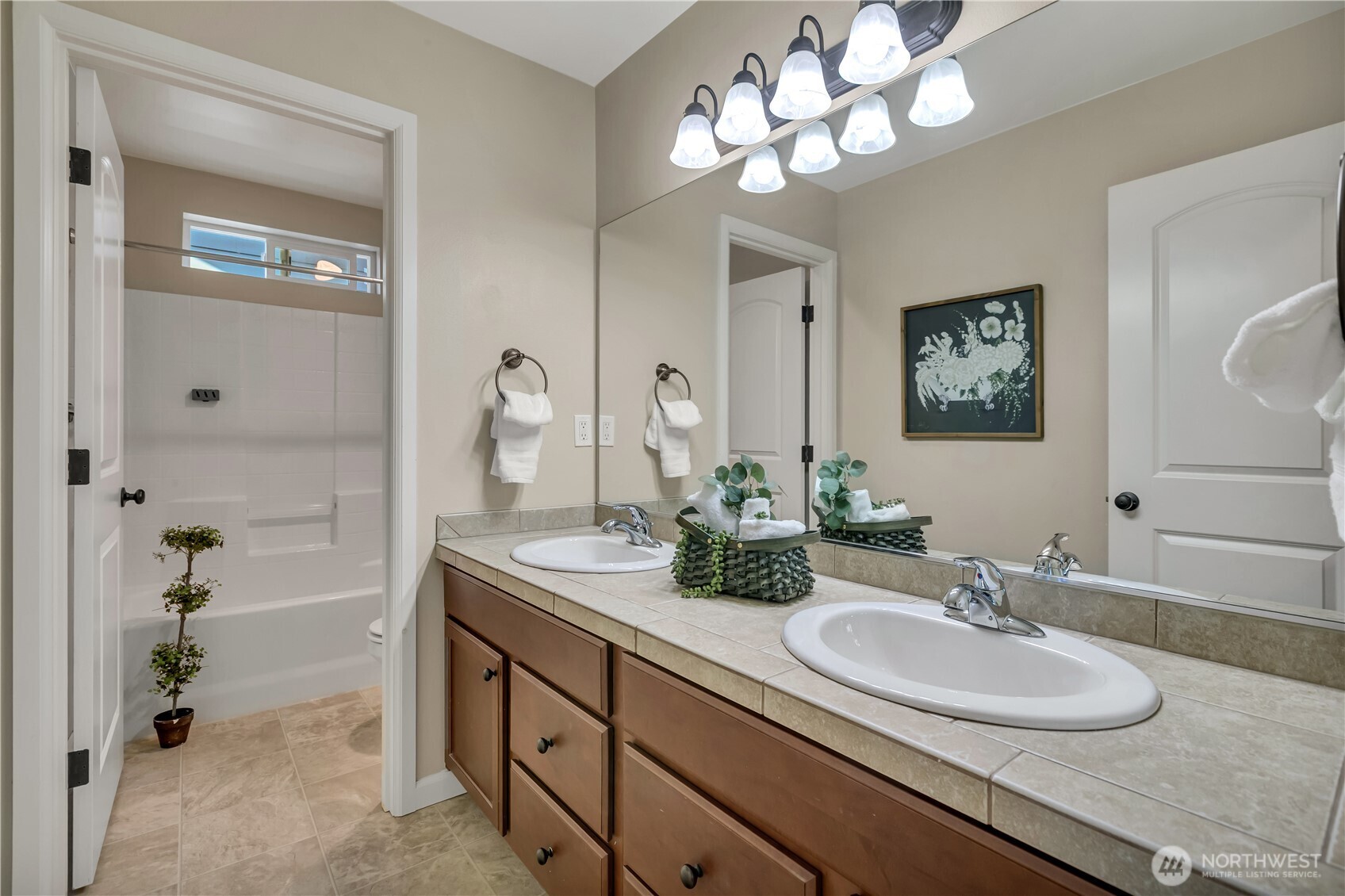 property viewer photo 30