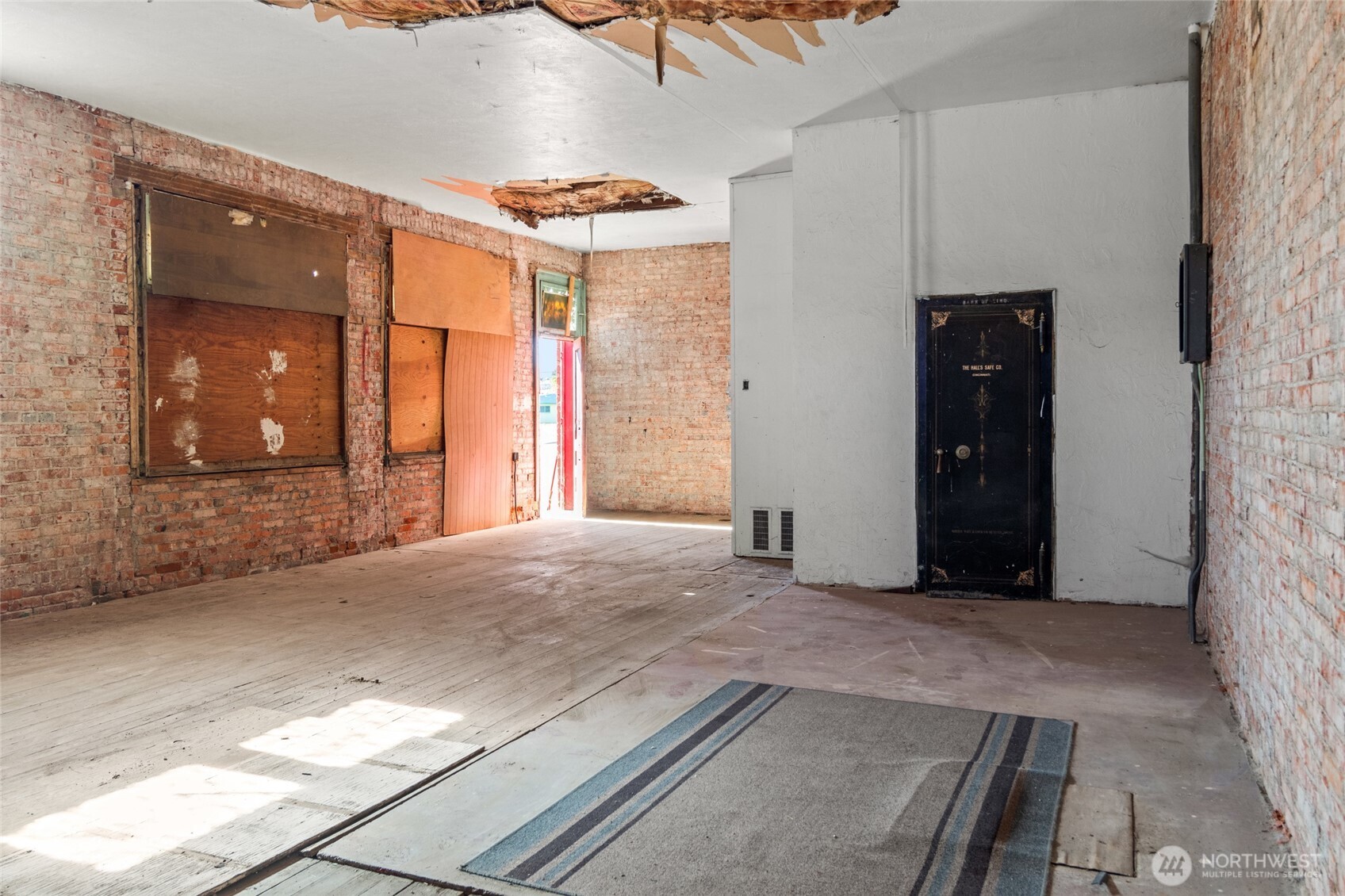 main property photo 17