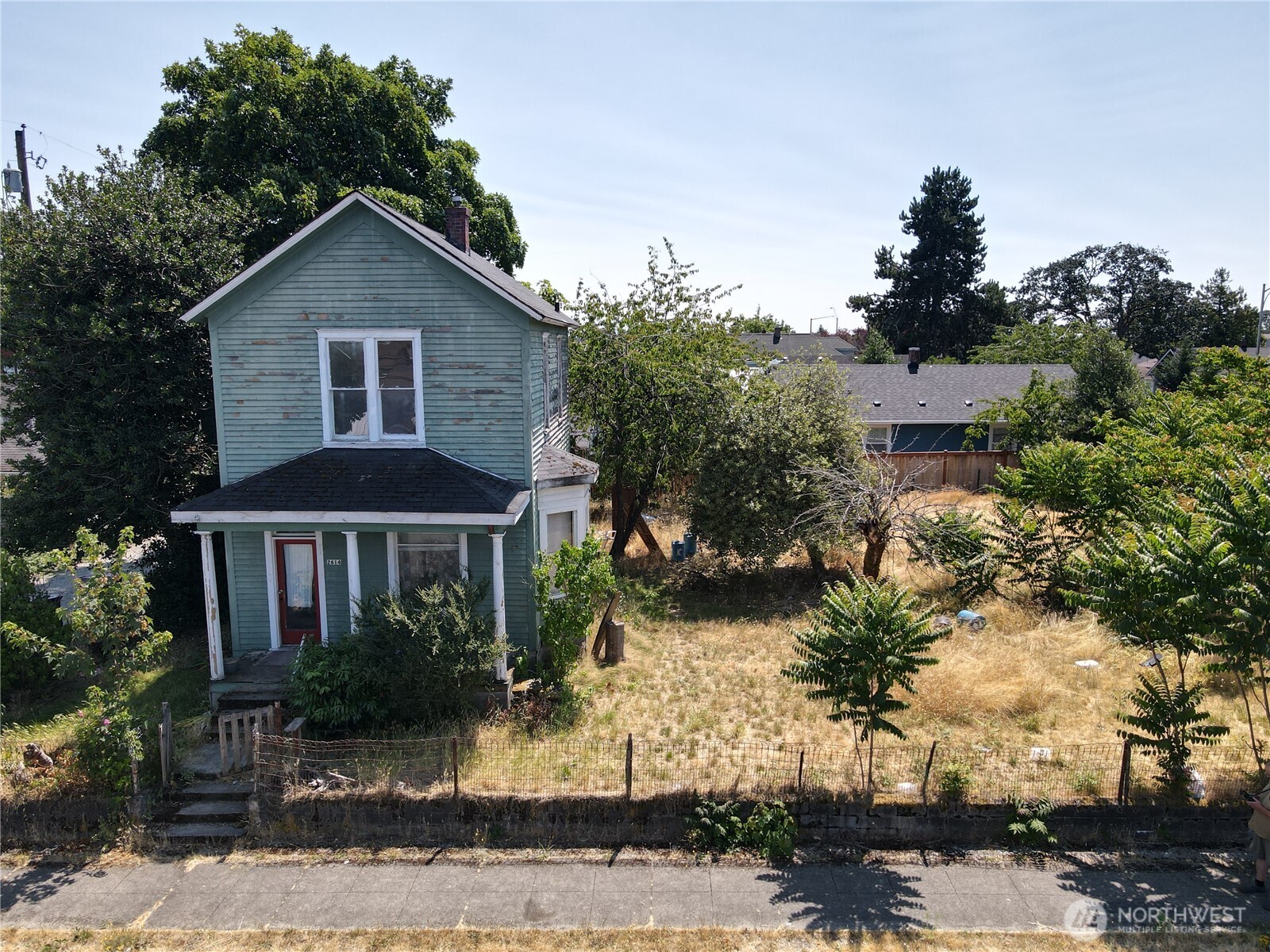 main property photo 16