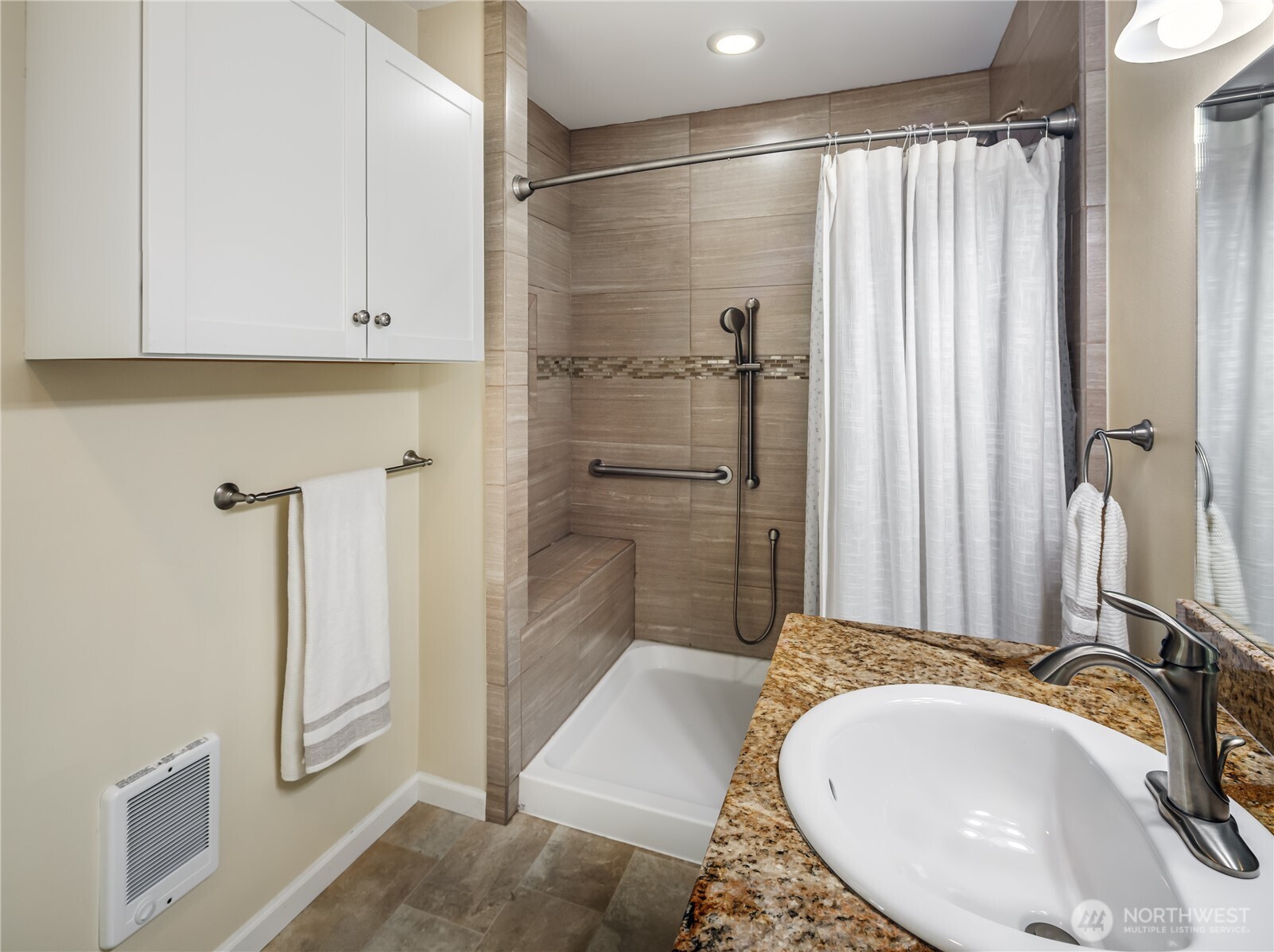 property viewer photo 10