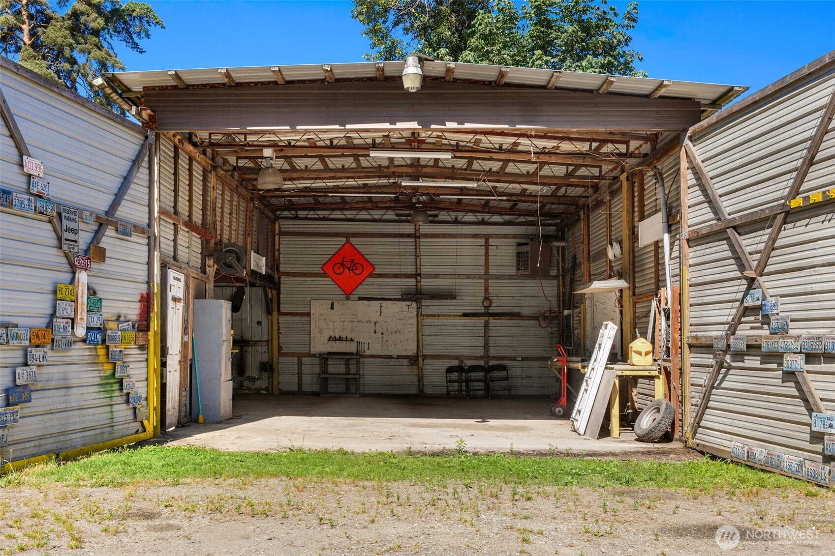main property photo 30