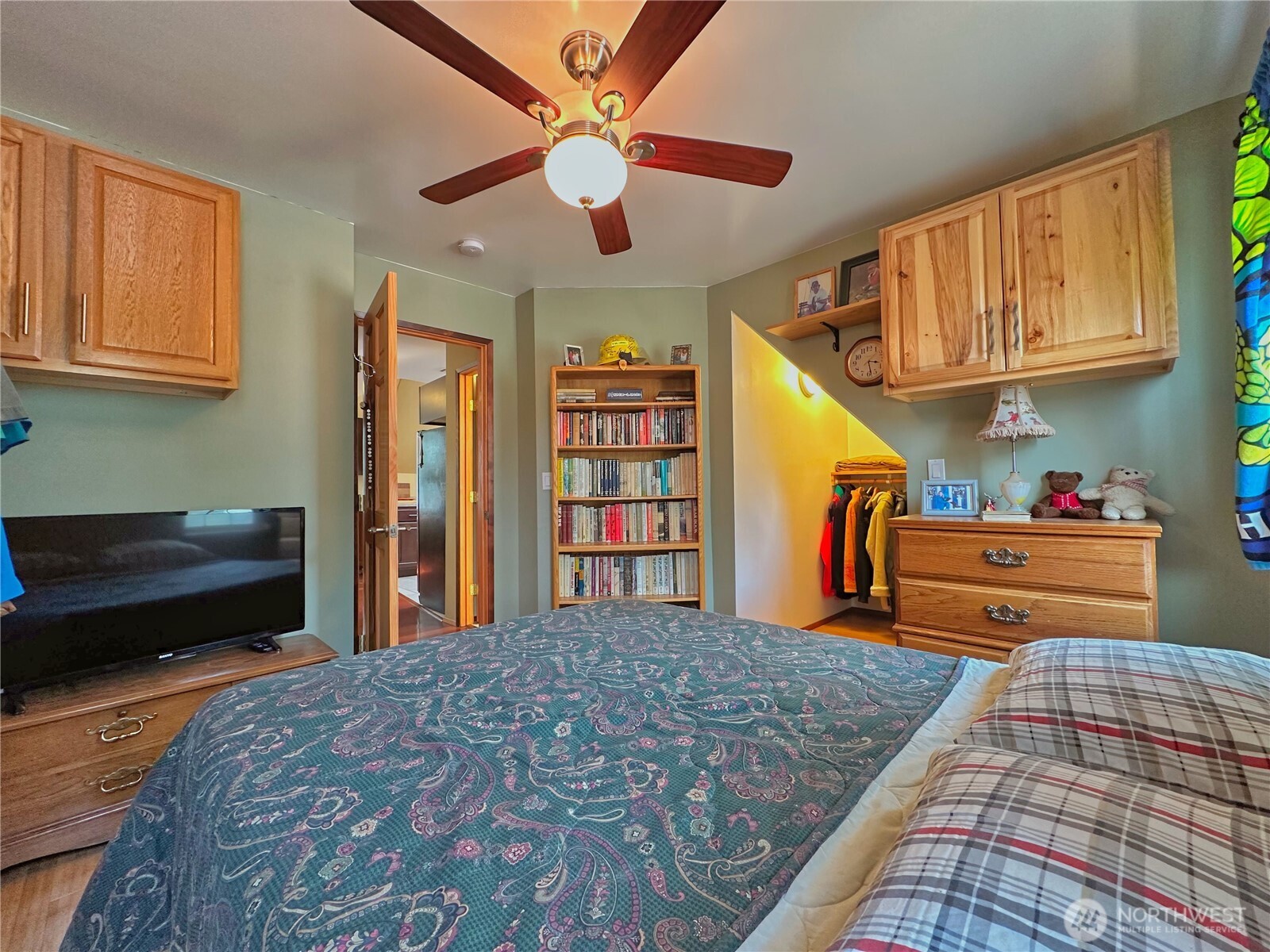 main property photo 17