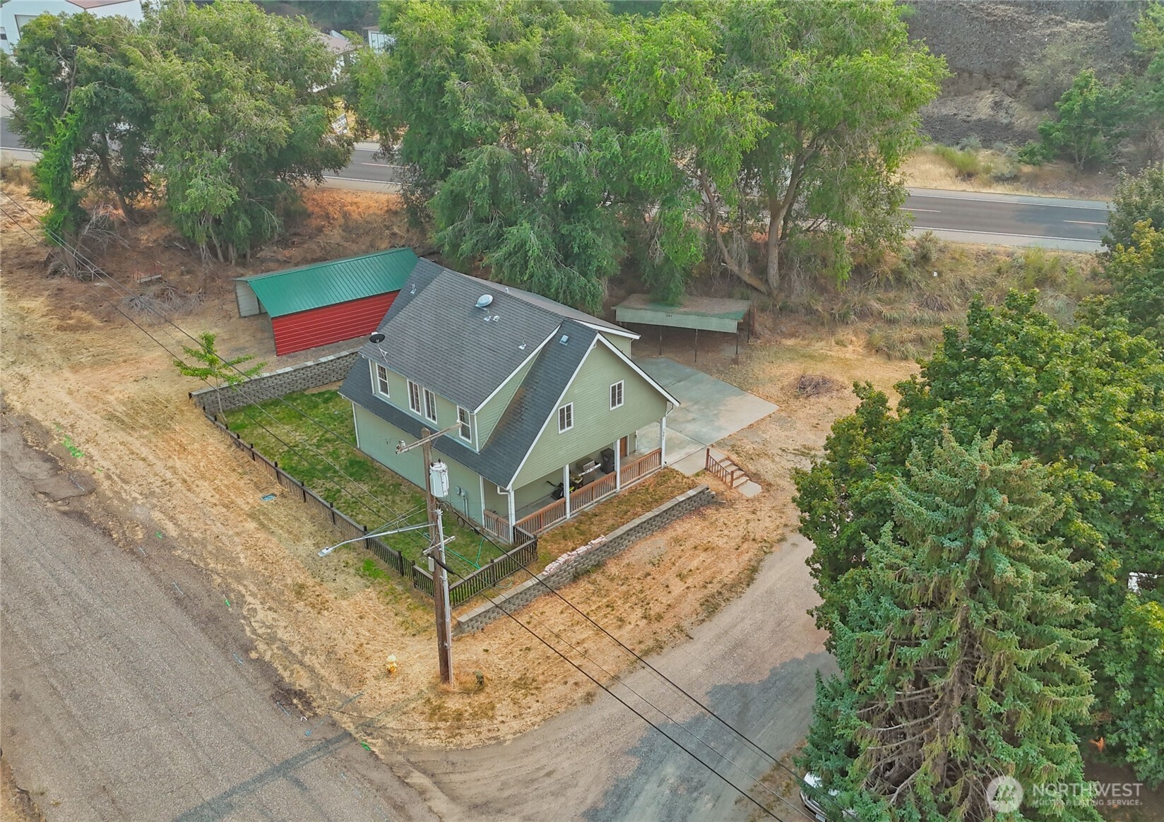 main property photo 32