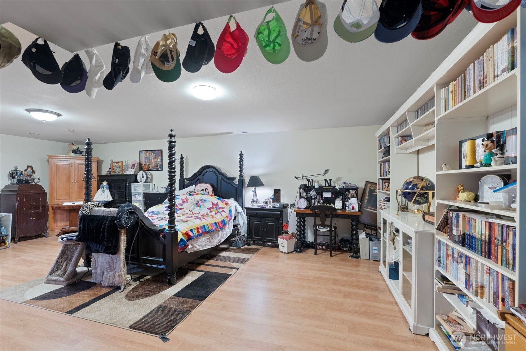 main property photo 32