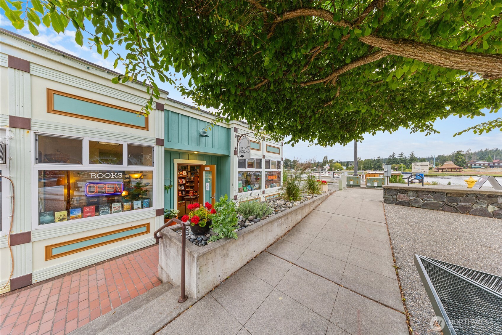 main property photo 20