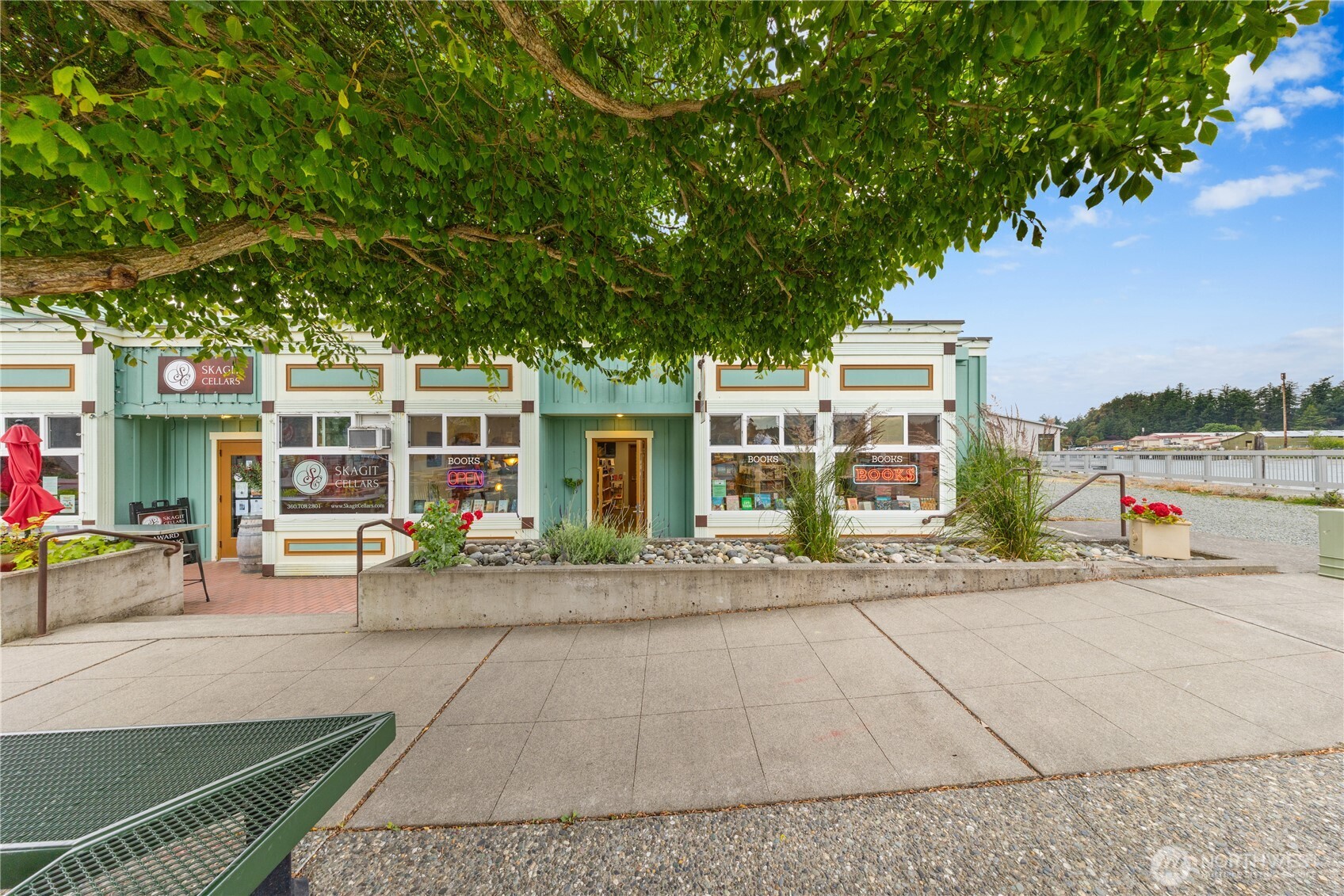 main property photo 21