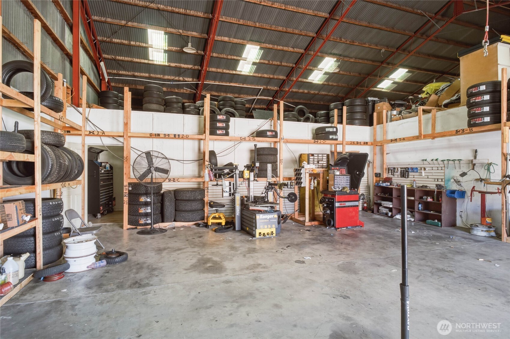 main property photo 13