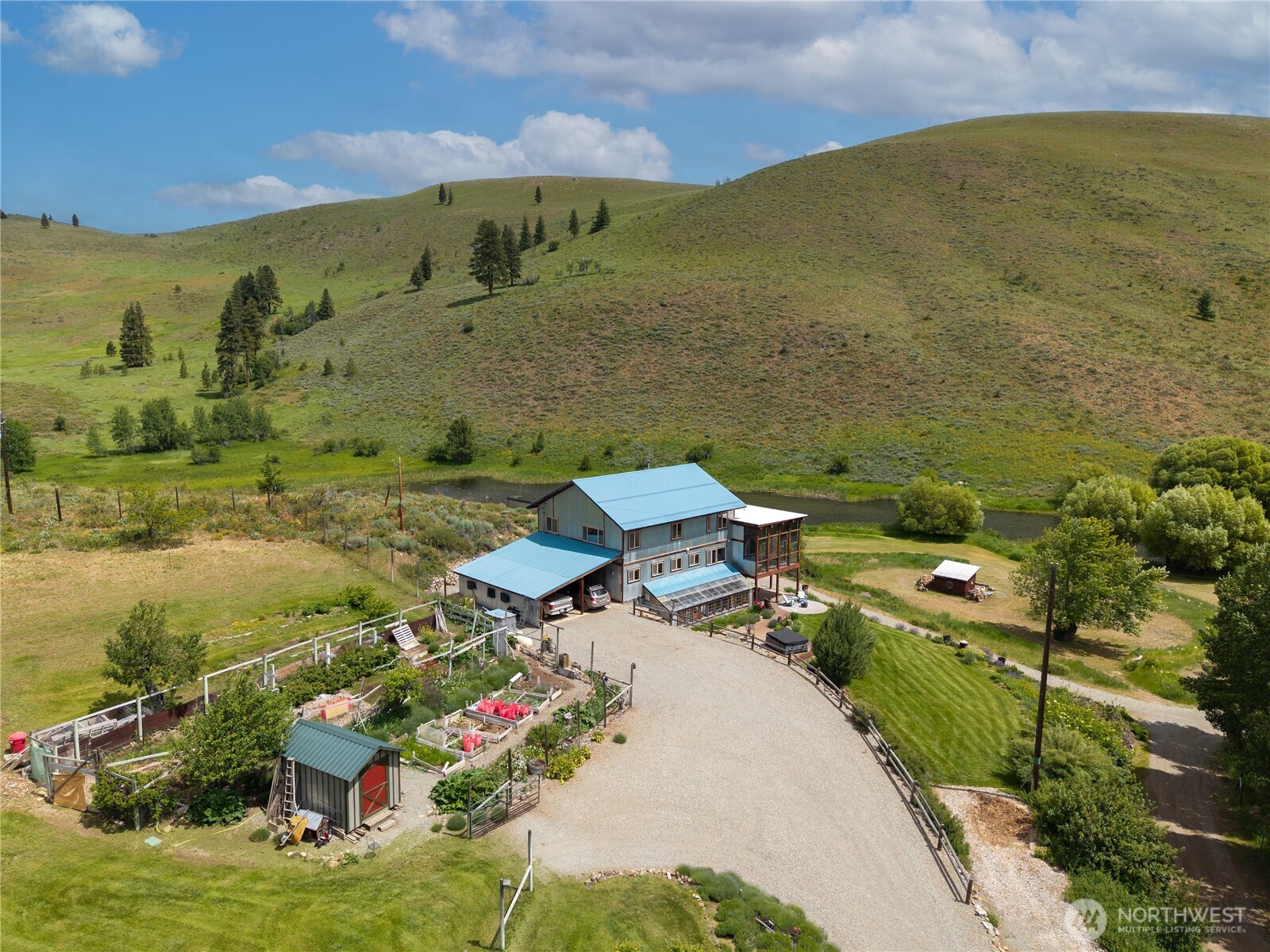 main property photo 20