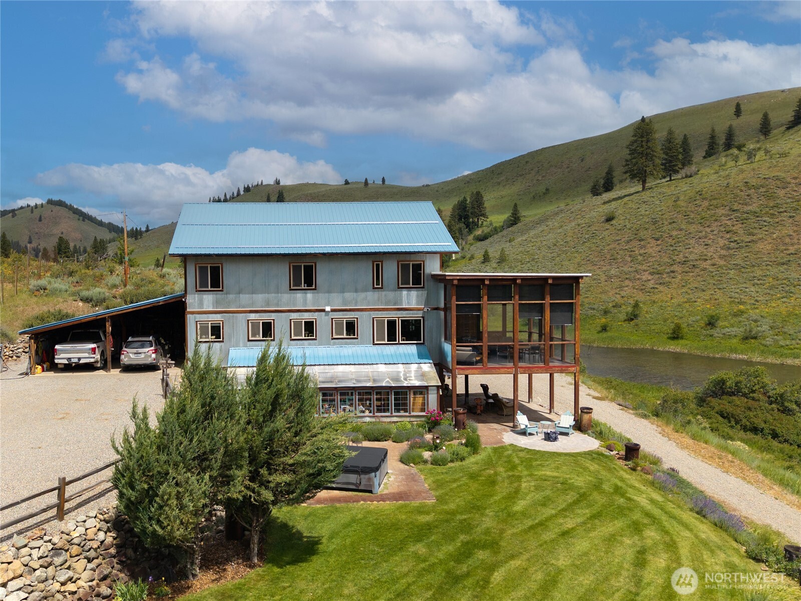 main property photo 5