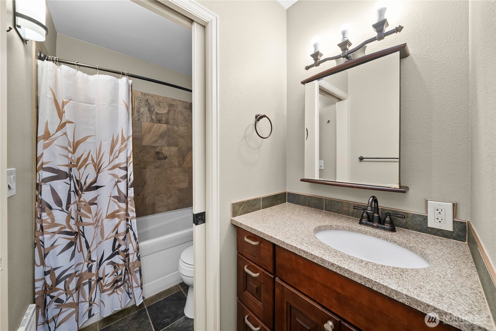 property viewer photo 13