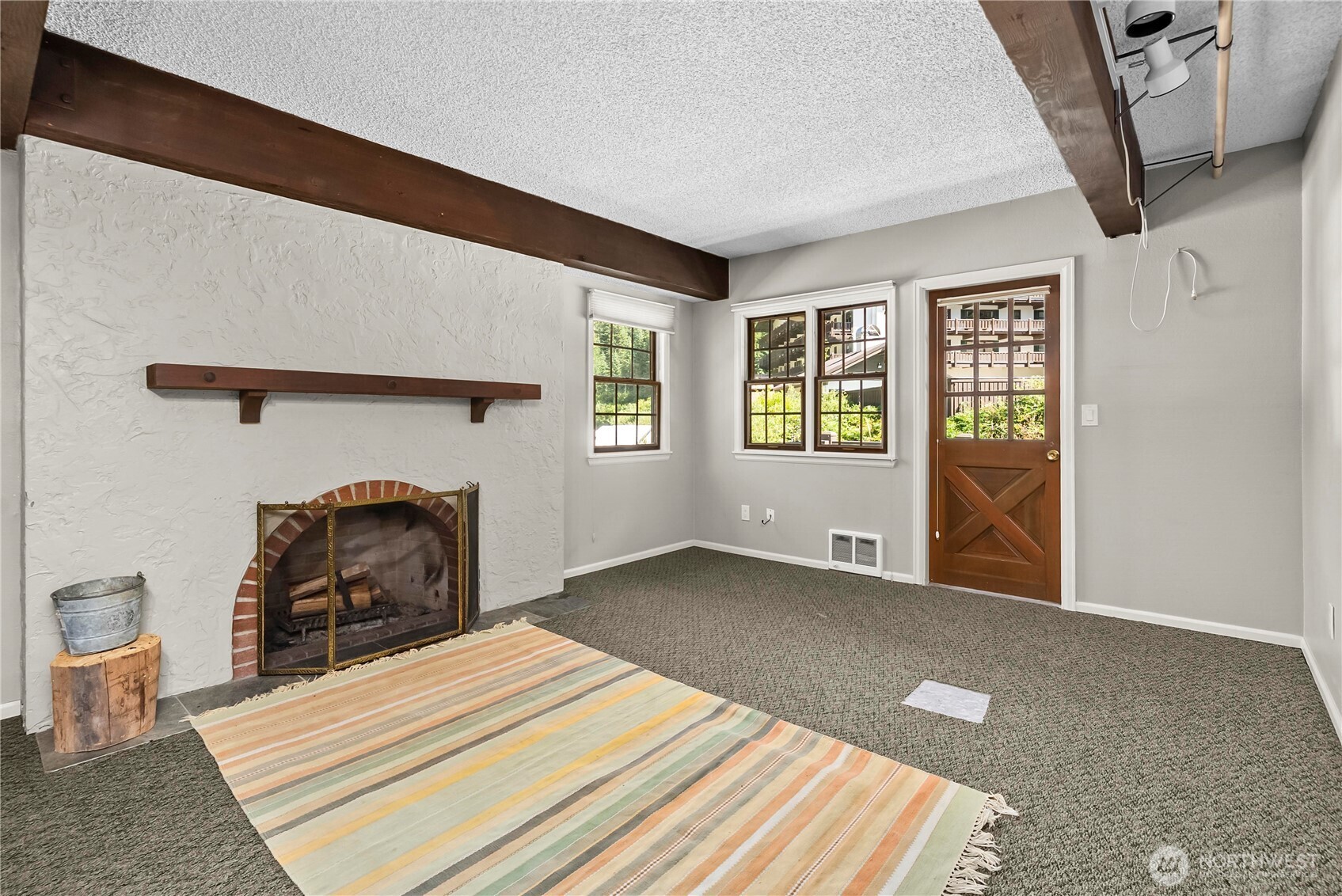 property viewer photo 8