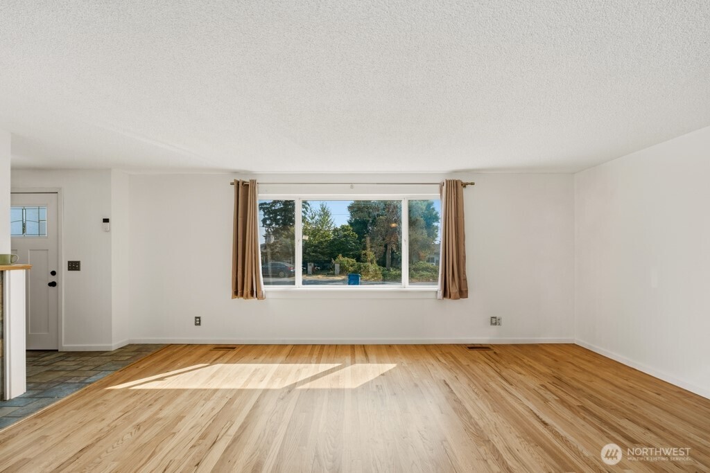 property viewer photo 2