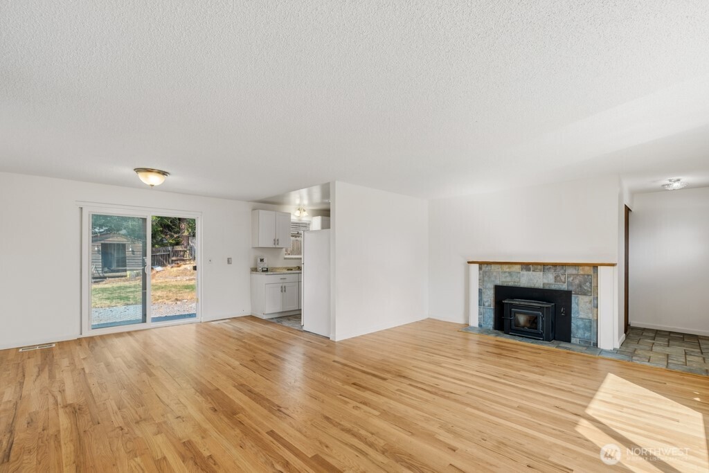 property viewer photo 3
