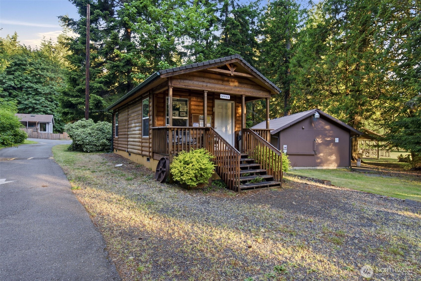 main property photo 33