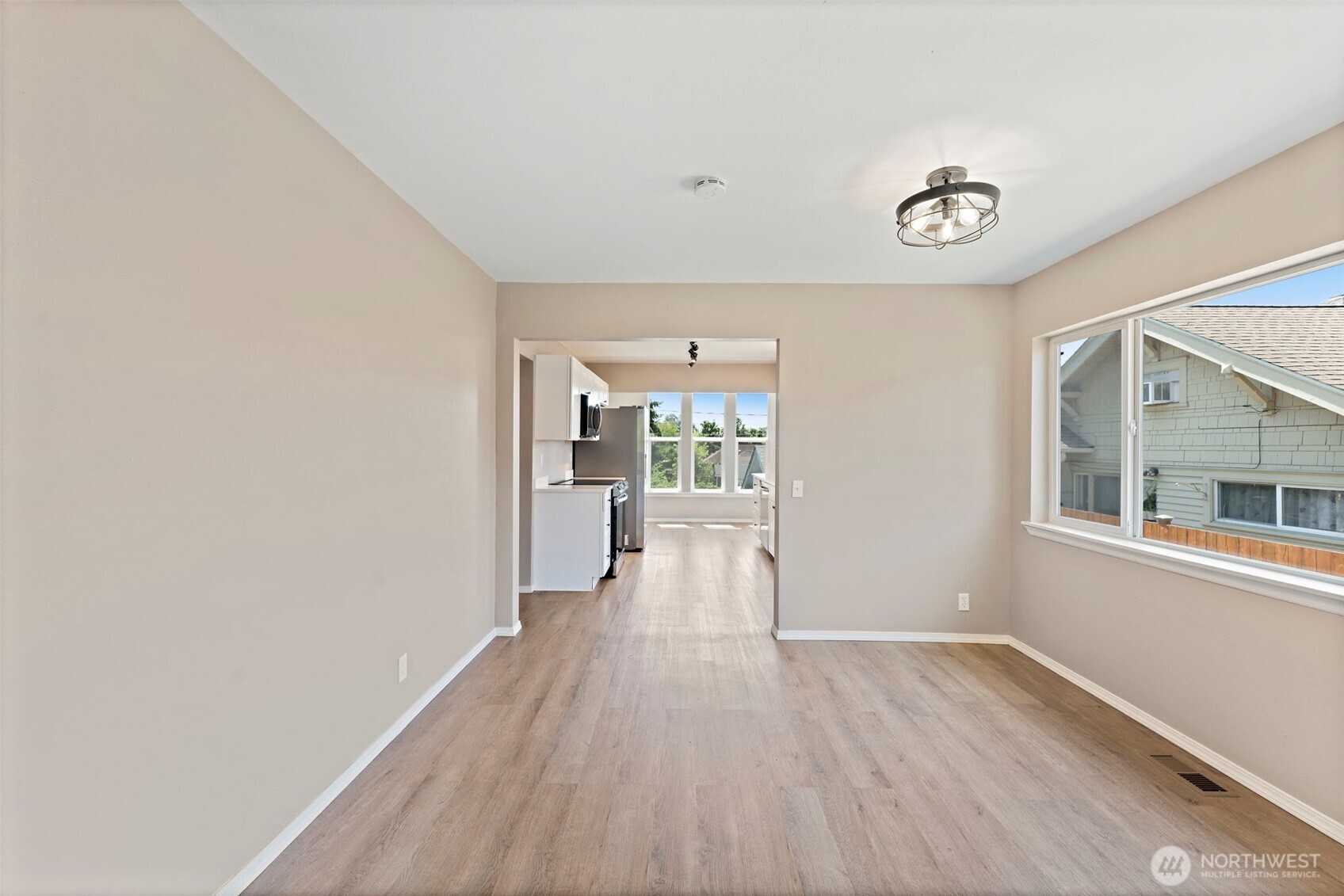 property viewer photo 12