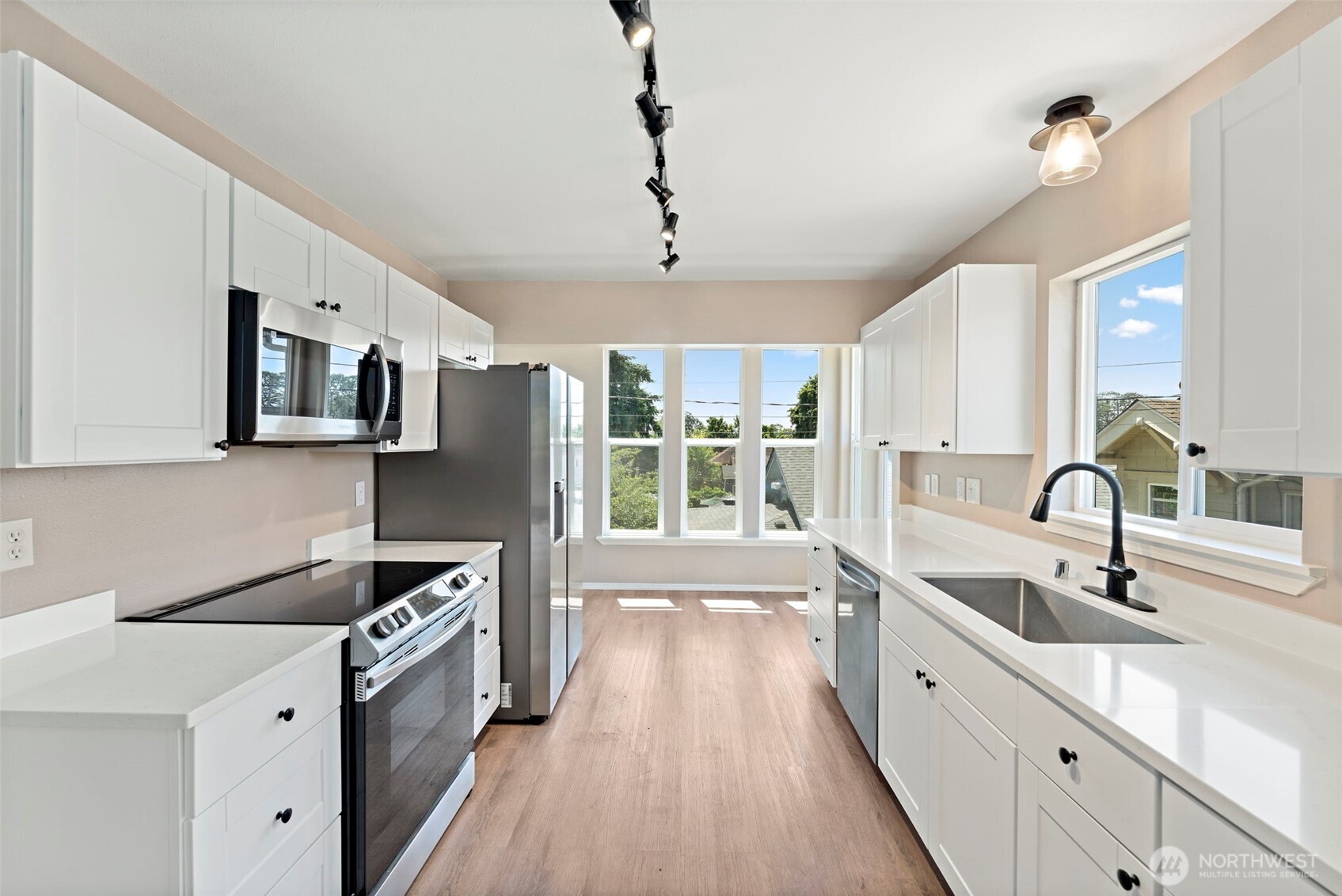 property viewer photo 14