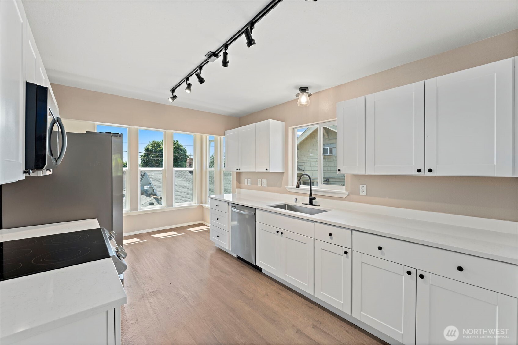property viewer photo 15
