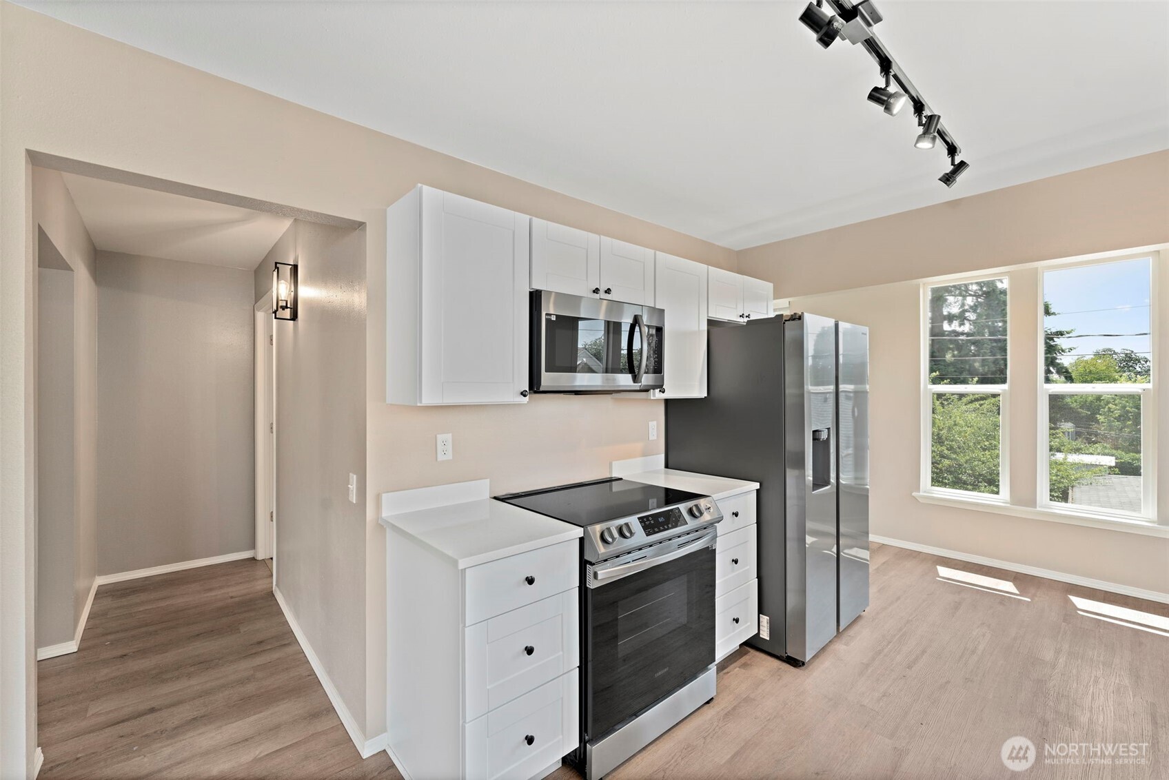 property viewer photo 16