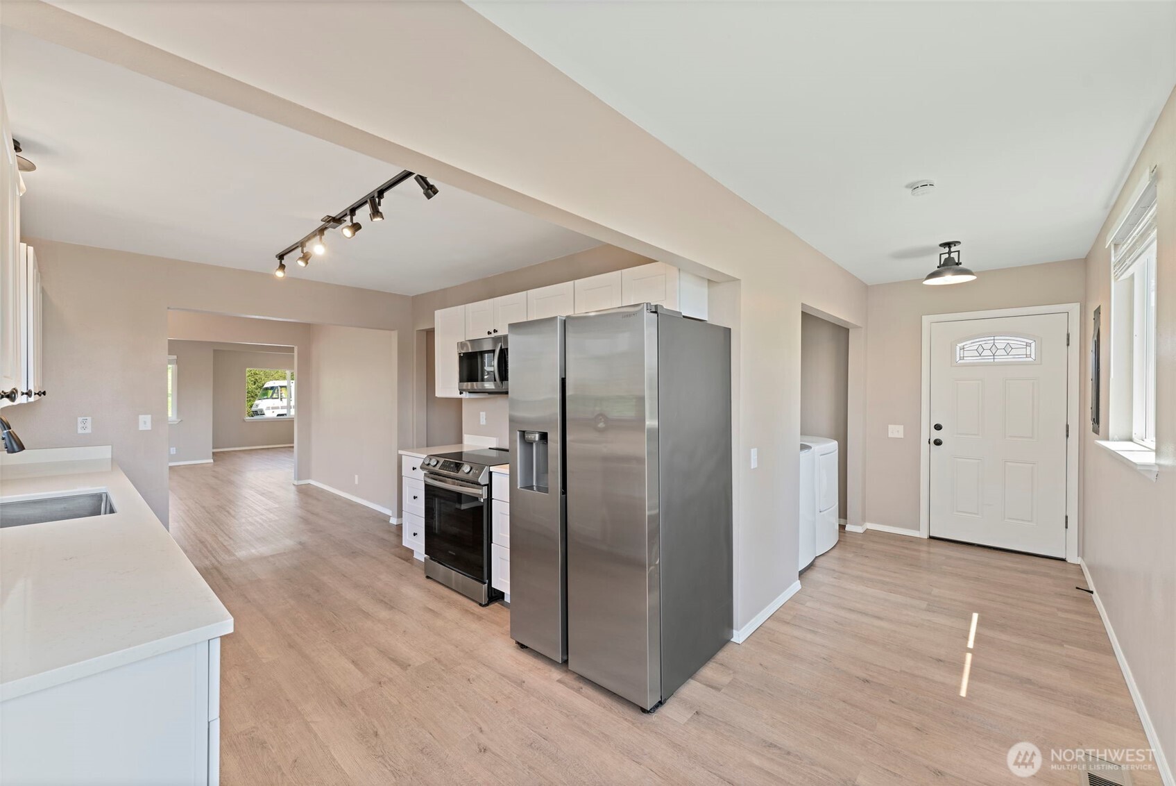 property viewer photo 17