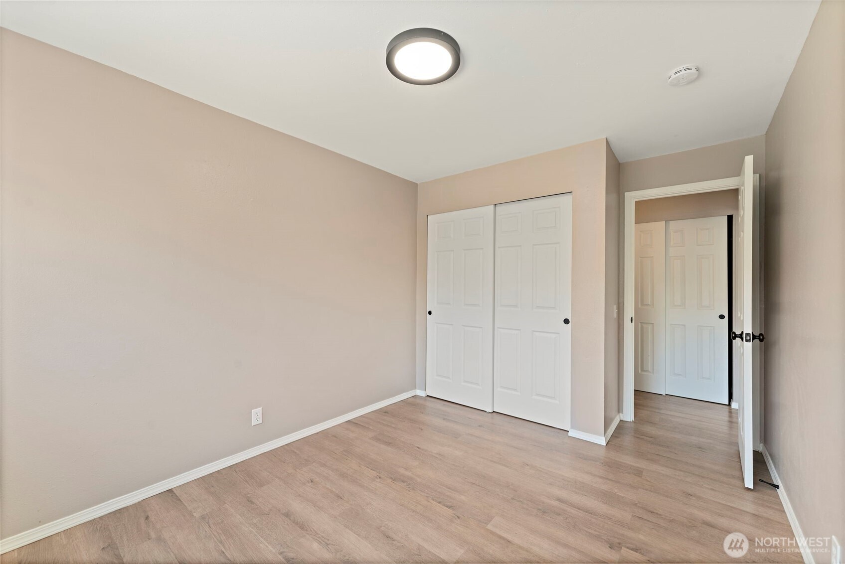 property viewer photo 21
