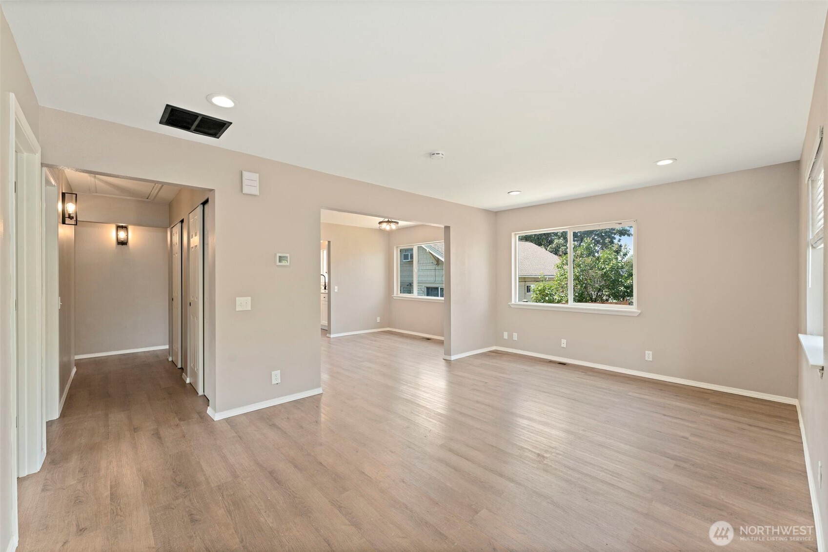 property viewer photo 7