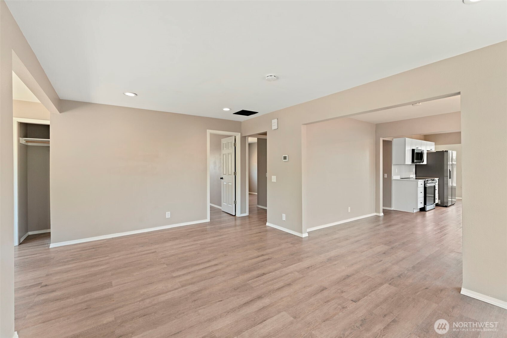 property viewer photo 9