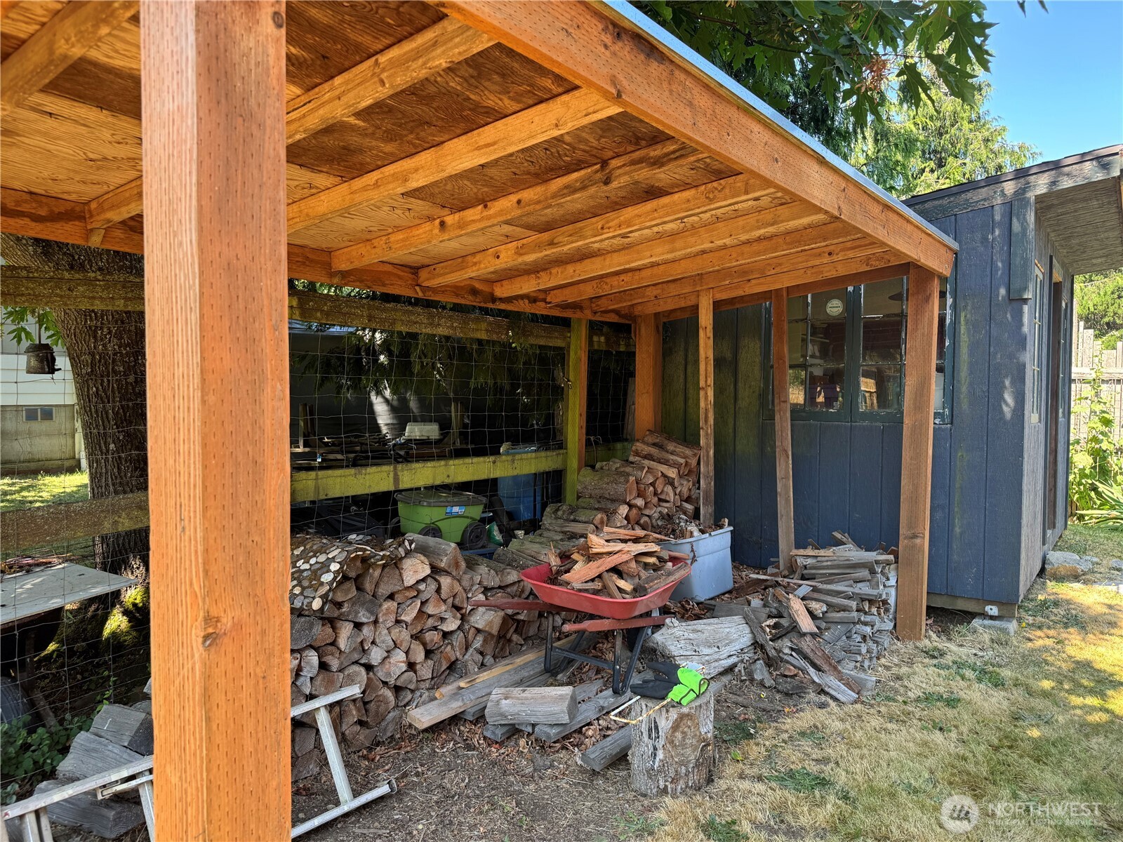 main property photo 33