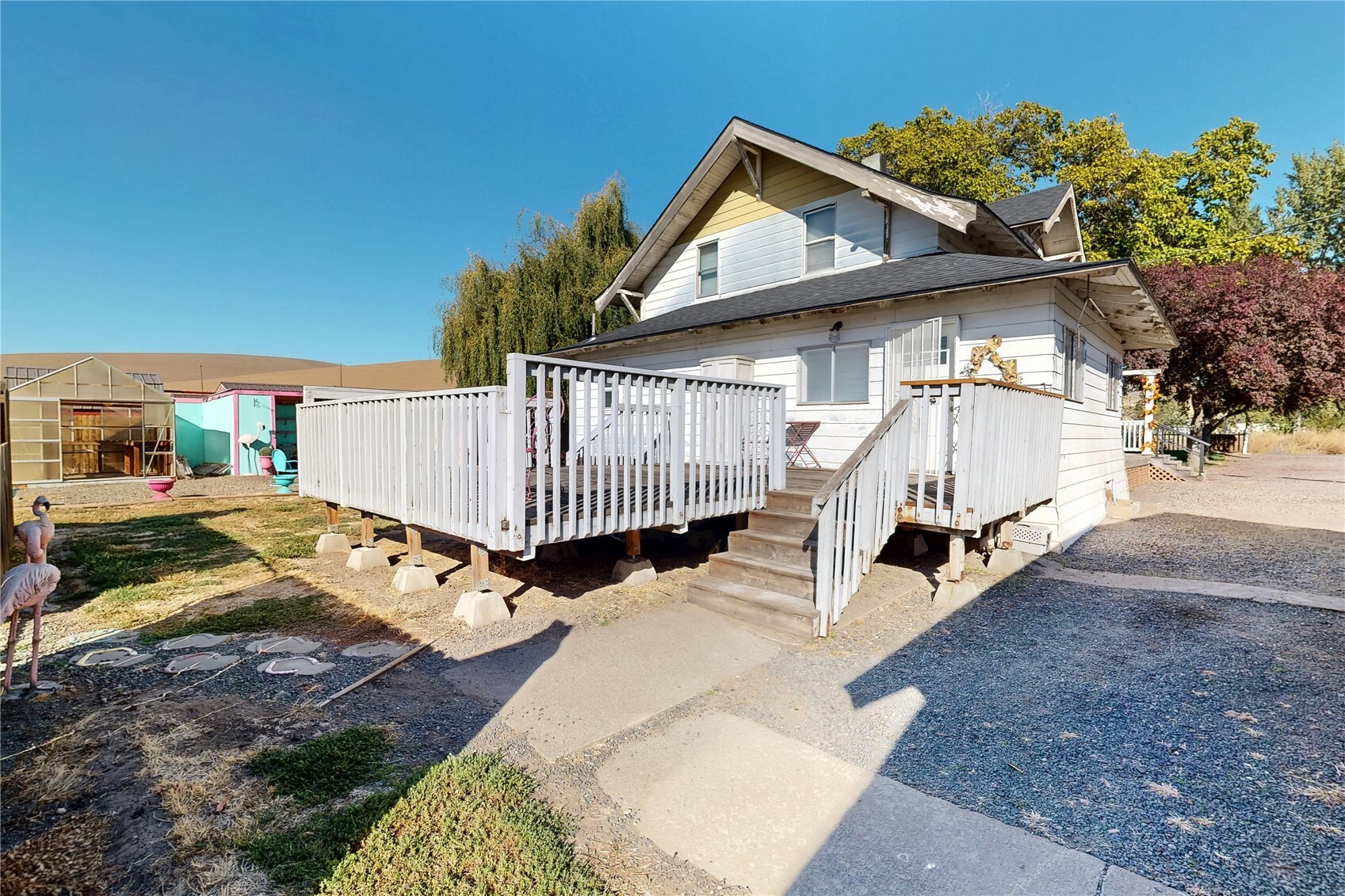 main property photo 38