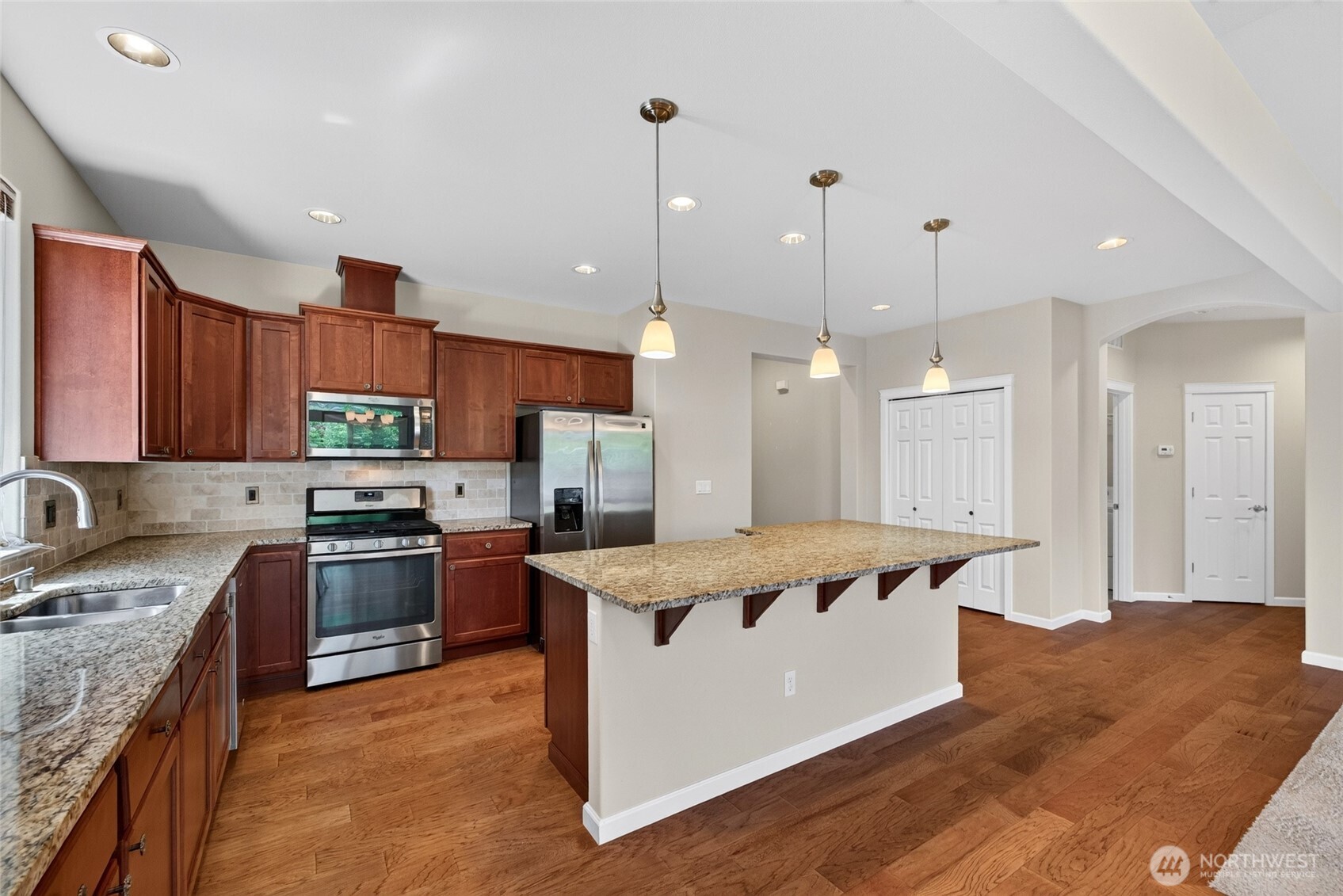 property viewer photo 15