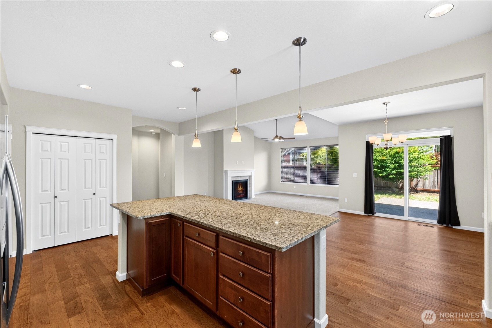 property viewer photo 16