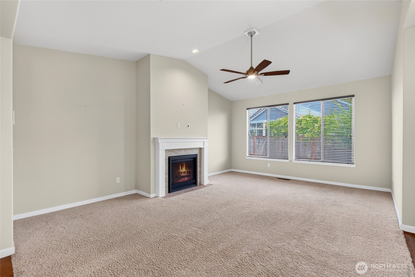 property viewer photo 18