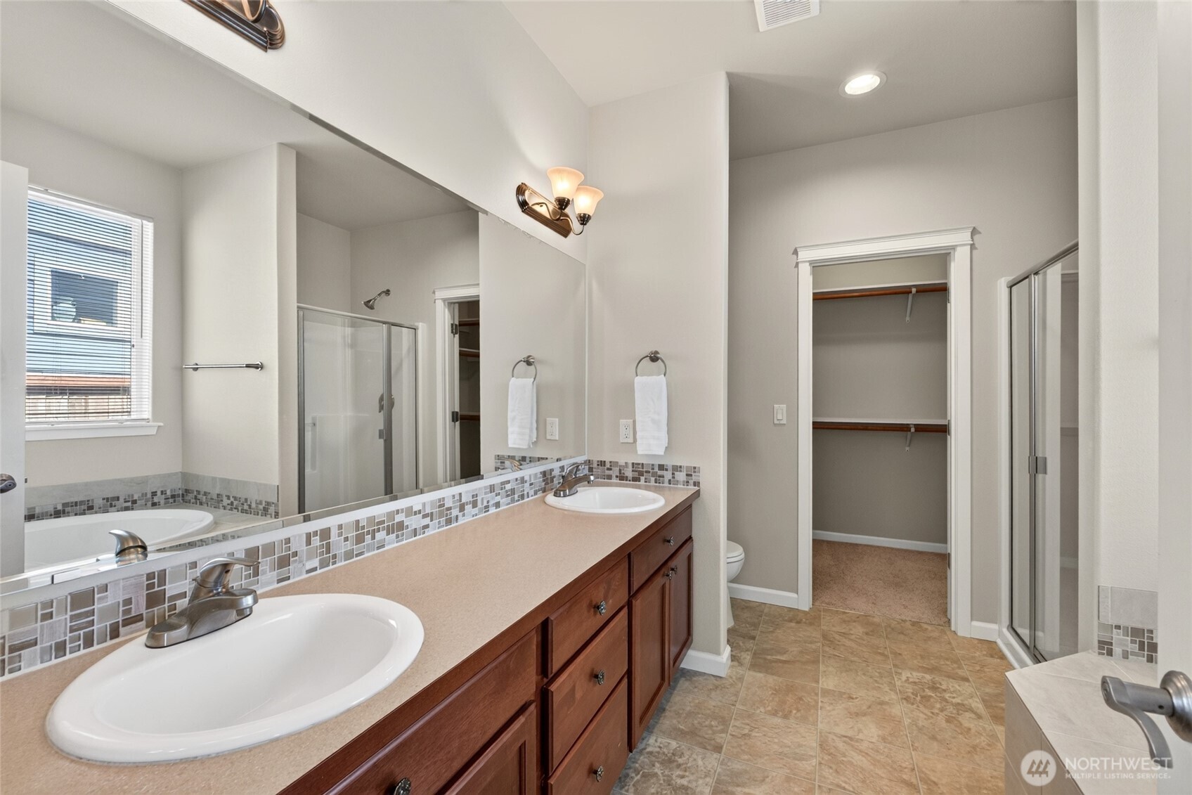 property viewer photo 25