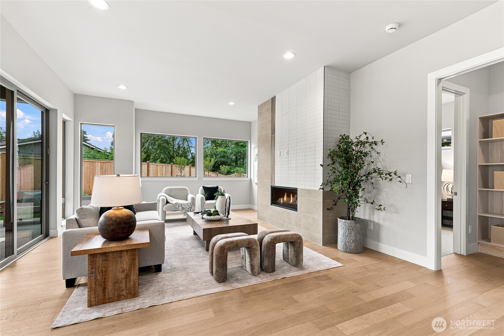 property viewer photo 3