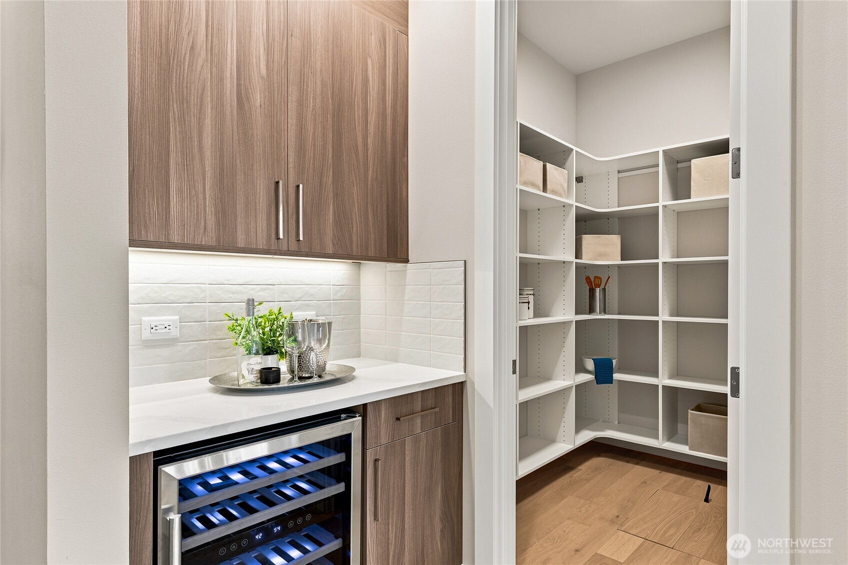 property viewer photo 6