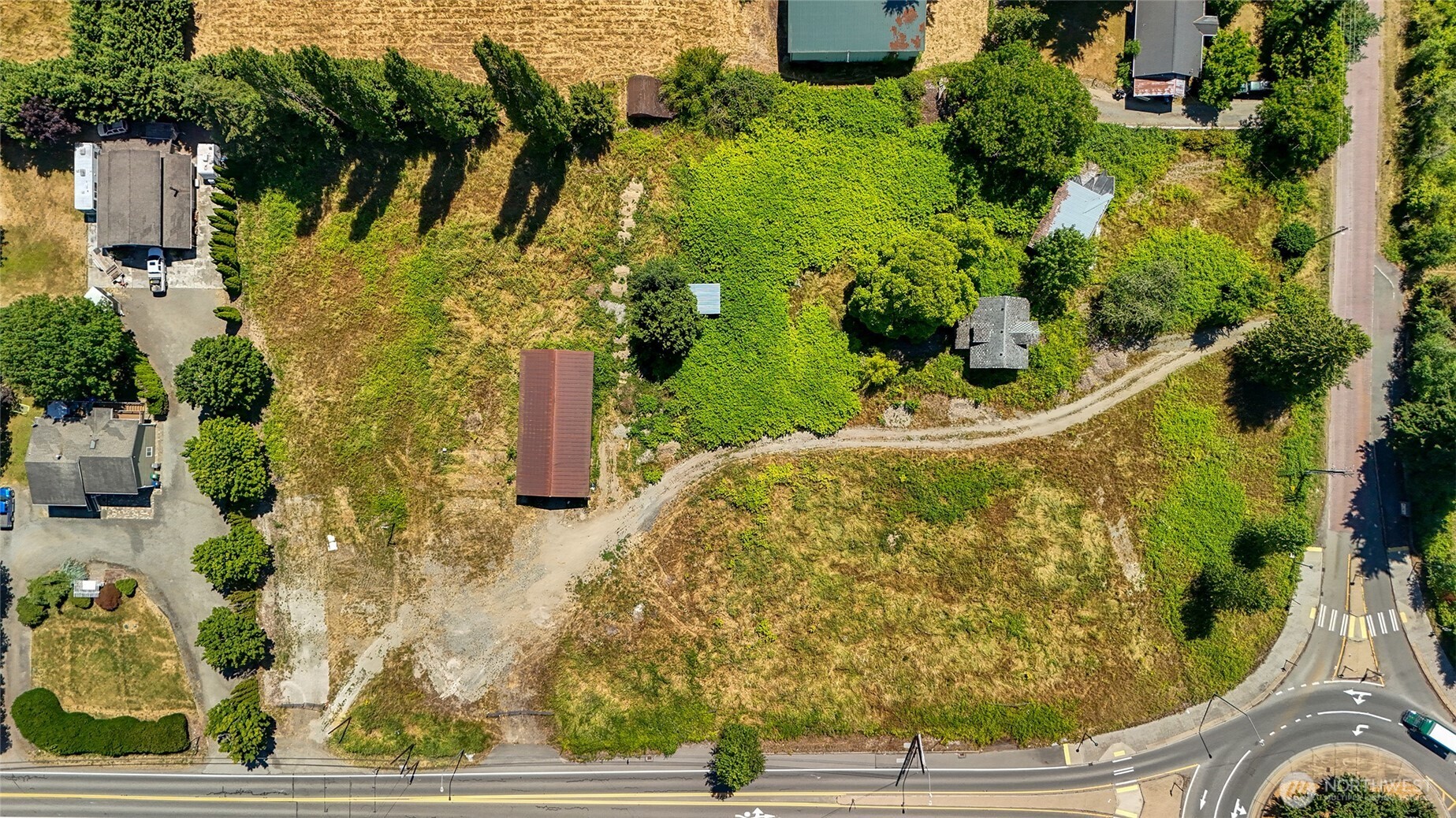 main property photo 16