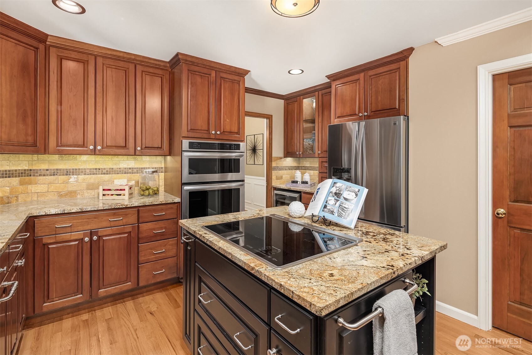 main property photo 16